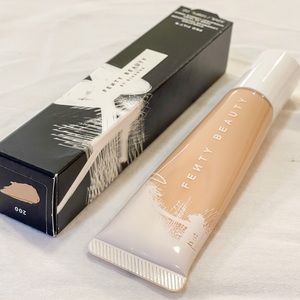 Fenty Beauty by Rihanna Pro Filt'r Hydrating Longwear Foundation color 200 NEW